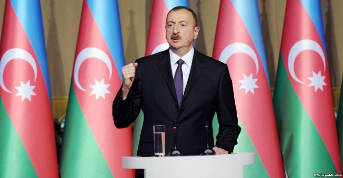 Ilham Aliyev félicite le Président de la République de Hongrie